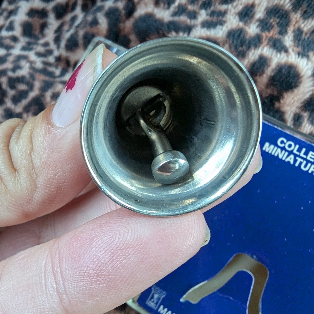 VTG 1981 COLLECTABLE SPACE SHUTTLE STEEL SILVER TONE BELL - Picture 6 of 11